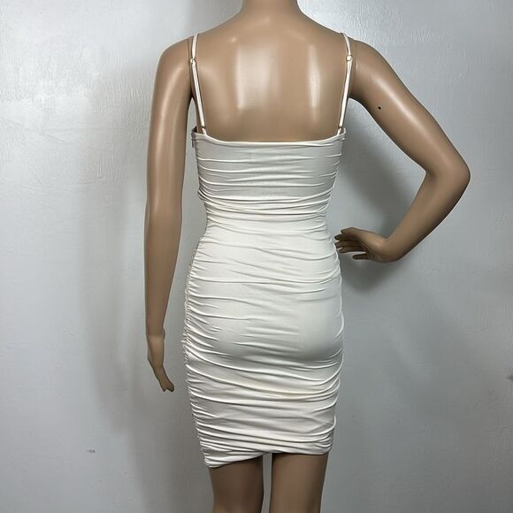 Oh Polly First Date Ruched Bodycon Knee Length Dress In Oyster White Size 0 - Picture 6 of 10